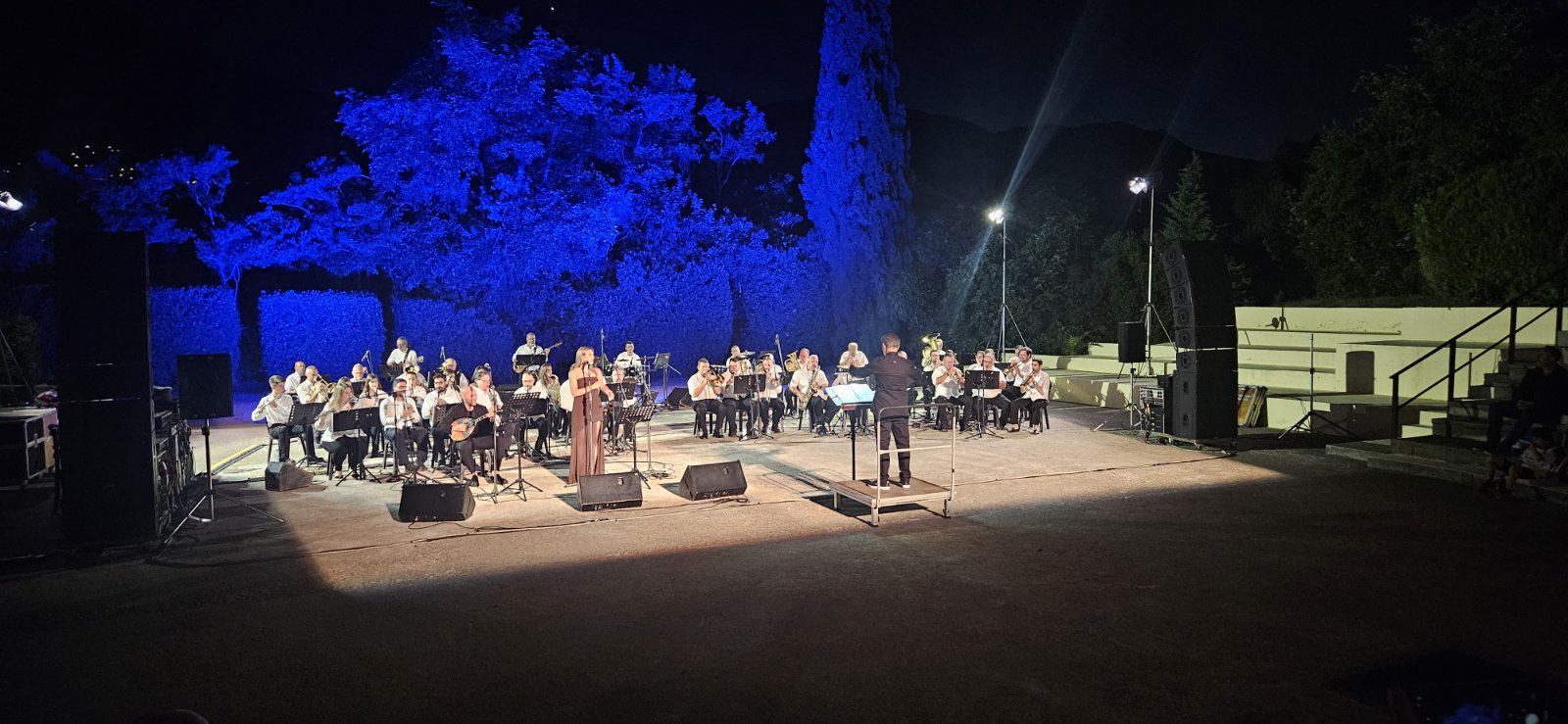 Μαγευτική βραδιά στο Σαϊνοπούλειο Αμφιθέατρο - Μουσικό αφιέρωμα της Φιλαρμονικής Ορχήστρας του Δήμου Σπάρτης 