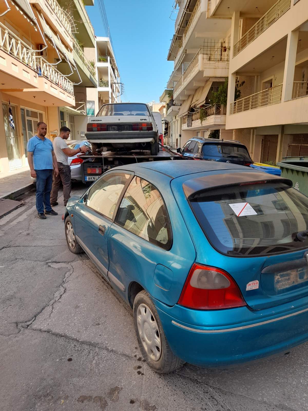 Απομάκρυνση εγκαταλελειμμένων οχημάτων από τους δρόμους της Σπάρτης – 76 θέσεις στάθμευσης επιστρέφουν στους πολίτες