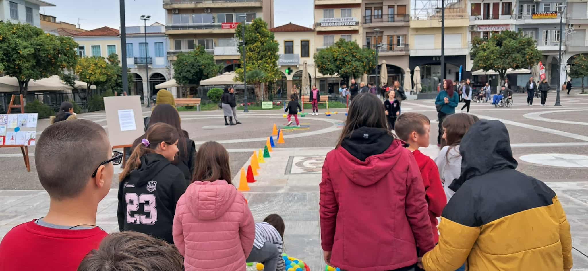 «Βλέπω με την καρδιά» - Υπαίθρια εικαστική έκθεση στη Σπάρτη με αφορμή την Παγκόσμια Ημέρα Ατόμων με Αναπηρία – Προβολή ταινίας «Ο αδελφός μου κυνηγάει δεινοσαύρους»